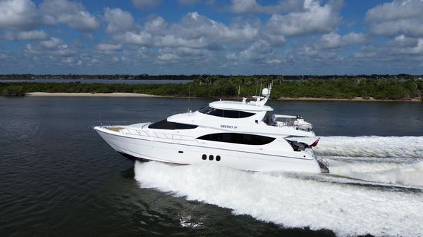 Hatteras 80 Motor Yacht Sky Lounge image