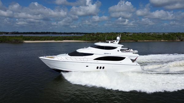 Hatteras 80 Motor Yacht Sky Lounge image