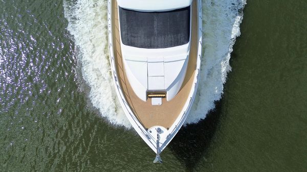 Hatteras 80 Motor Yacht Sky Lounge image