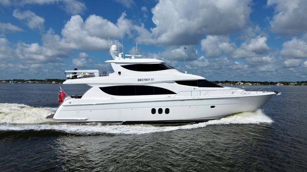 Hatteras 80 Motor Yacht Sky Lounge image