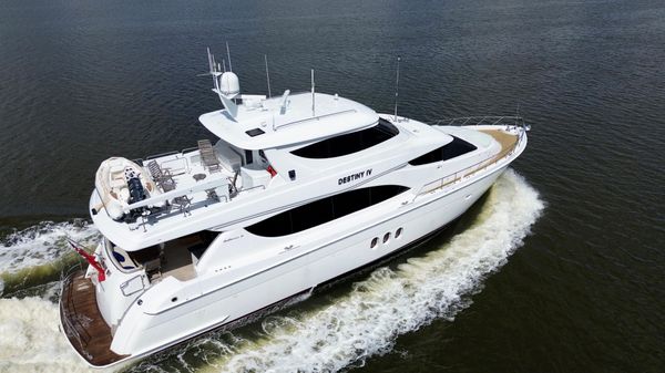 Hatteras 80 Motor Yacht Sky Lounge image