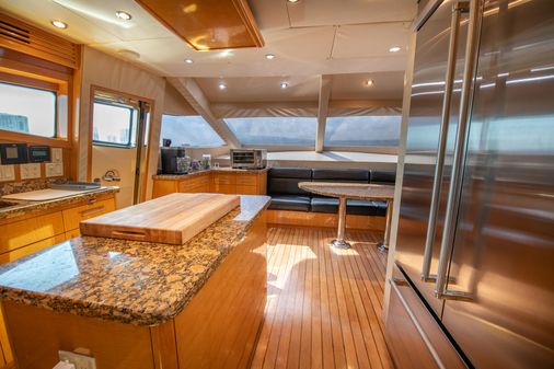 Hatteras 80 Motor Yacht Sky Lounge image