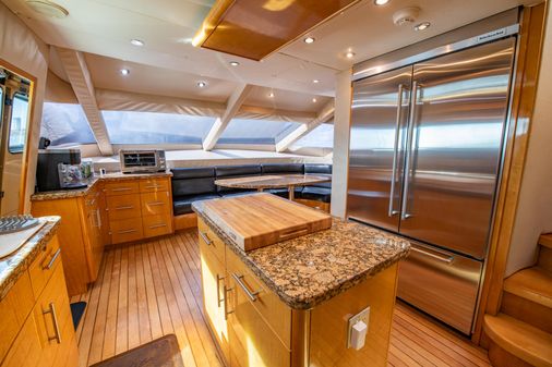 Hatteras 80 Motor Yacht Sky Lounge image