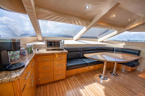 Hatteras 80 Motor Yacht Sky Lounge image