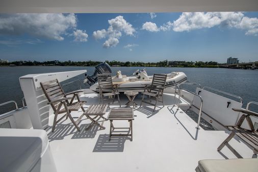 Hatteras 80 Motor Yacht Sky Lounge image