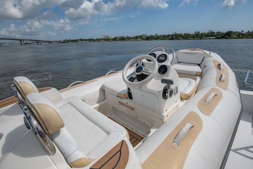 Hatteras 80 Motor Yacht Sky Lounge image