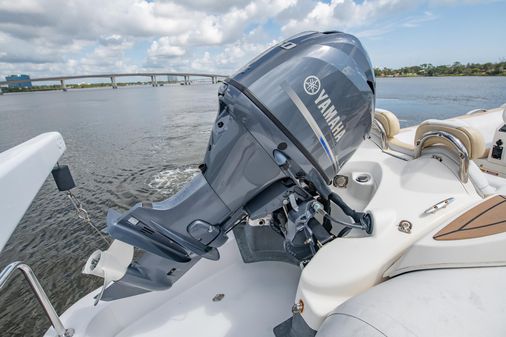 Hatteras 80 Motor Yacht Sky Lounge image