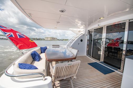 Hatteras 80 Motor Yacht Sky Lounge image