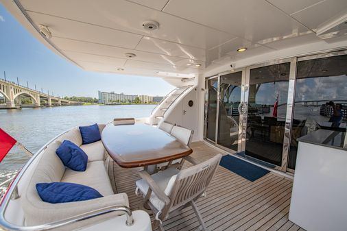 Hatteras 80 Motor Yacht Sky Lounge image