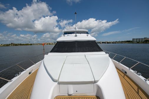 Hatteras 80 Motor Yacht Sky Lounge image