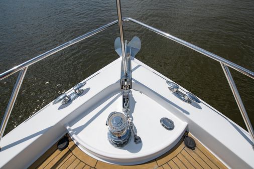 Hatteras 80 Motor Yacht Sky Lounge image