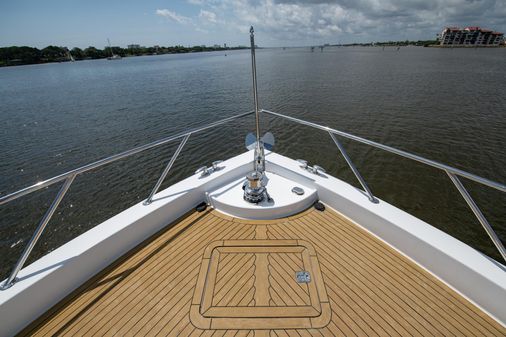 Hatteras 80 Motor Yacht Sky Lounge image