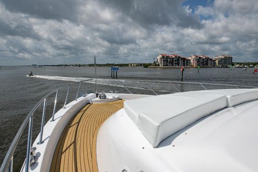 Hatteras 80 Motor Yacht Sky Lounge image