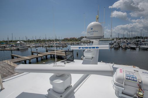 Hatteras 80 Motor Yacht Sky Lounge image