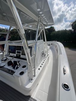 Invincible 39-CENTER-CONSOLE image