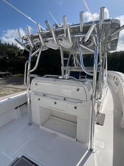 Invincible 39-CENTER-CONSOLE image