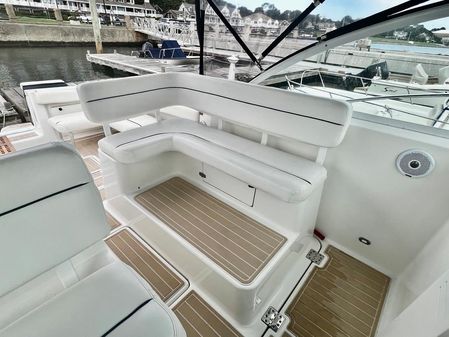 Tiara Yachts 2900 Coronet image