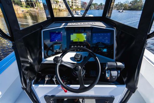 Privateer 28 Center Console image