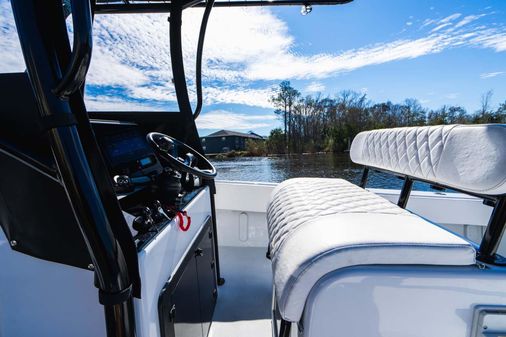 Privateer 28 Center Console image