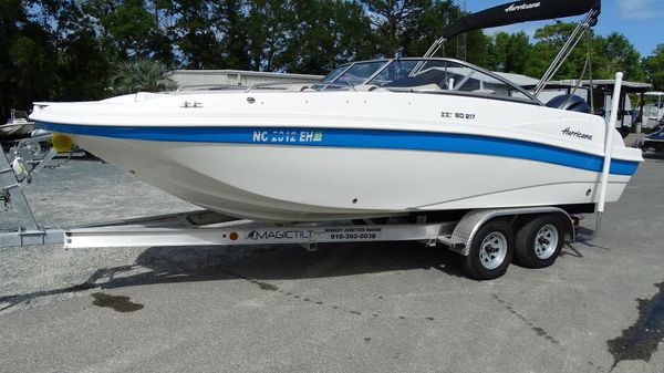 Hurricane SunDeck 217 OB 