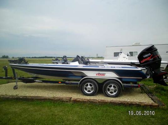 Skeeter ZX 250 - main image