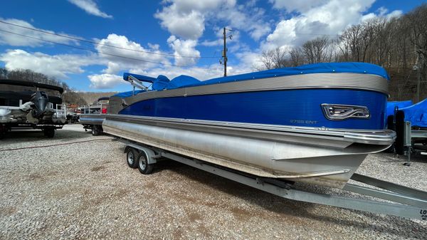 Avalon Catalina Entertainer - 27'