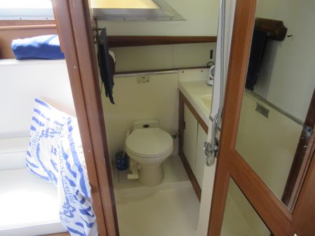 Hatteras 31-CRUISER image