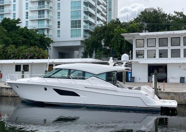 Tiara Yachts C53 Coupe image