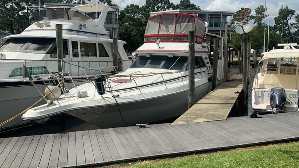 Sea Ray 440 Aft Cabin