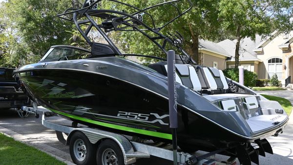 Yamaha Boats 255XD 