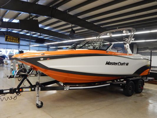 Mastercraft XT22 - main image