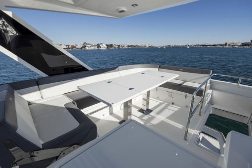 Galeon 500 Fly image