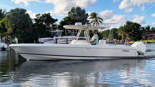 Intrepid 300 Center Console