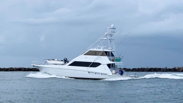 Hatteras 70 Convertible