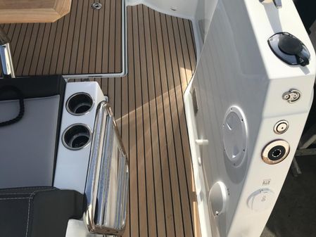 Jeanneau Merry Fisher 1095 Flybridge image