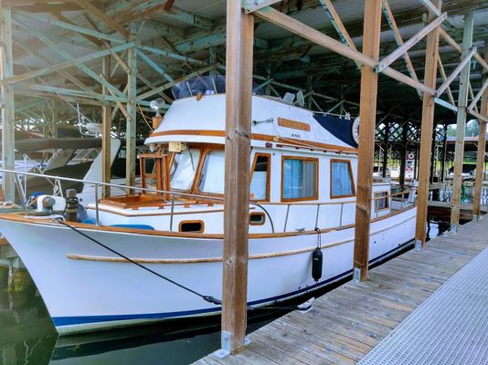 CHB 34' Trawler - main image
