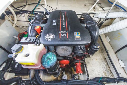 Rinker 290 Express Cruiser image