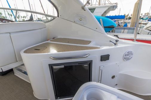 Rinker 290 Express Cruiser image