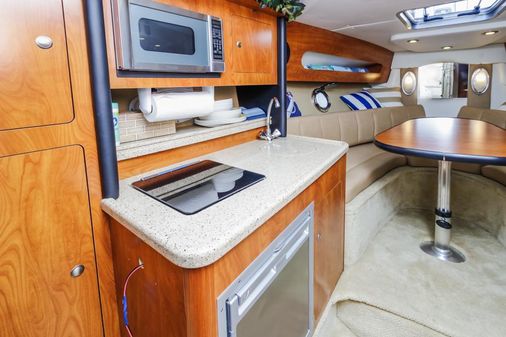 Rinker 290 Express Cruiser image