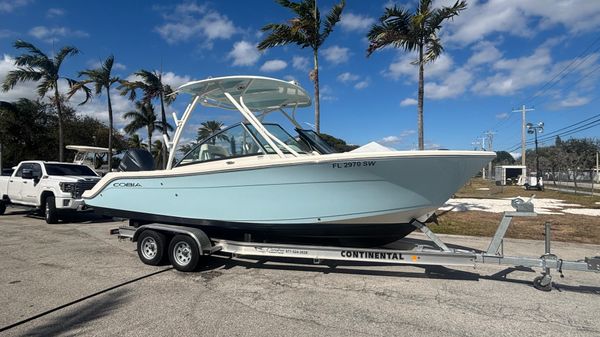 Cobia 240 Dual Console 