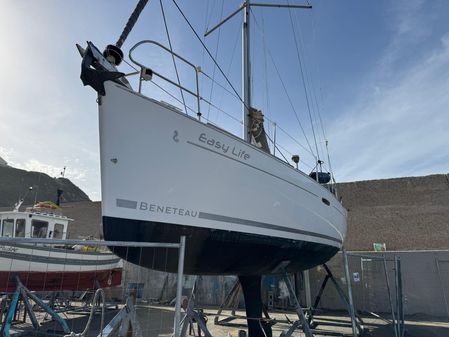 Beneteau Oceanis 37 image