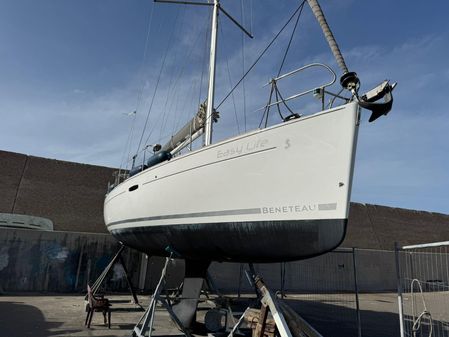 Beneteau Oceanis 37 image