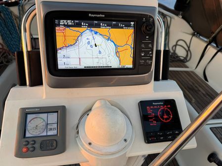 Beneteau Oceanis 37 image