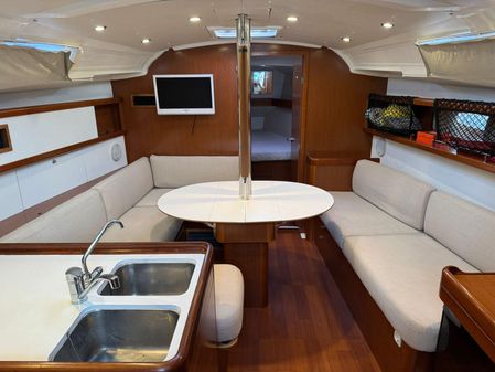 Beneteau Oceanis 37 image