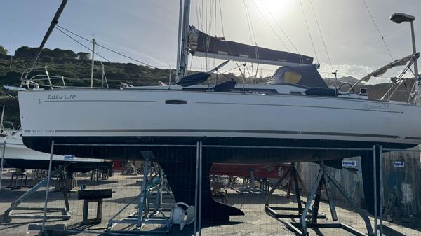 Beneteau Oceanis 37 