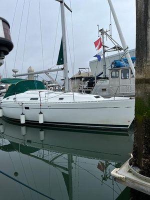 Beneteau 381 - main image