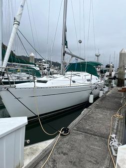 Beneteau 381 image