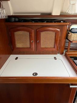 Beneteau 381 image