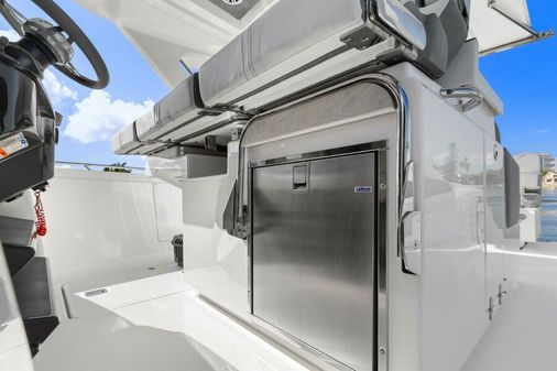 Tiara Yachts 34 LS image