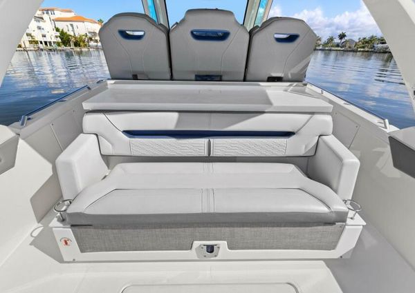 Tiara Yachts 34 LS image